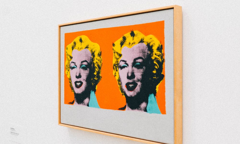 Marilyn Monroe painting hanging on the wall