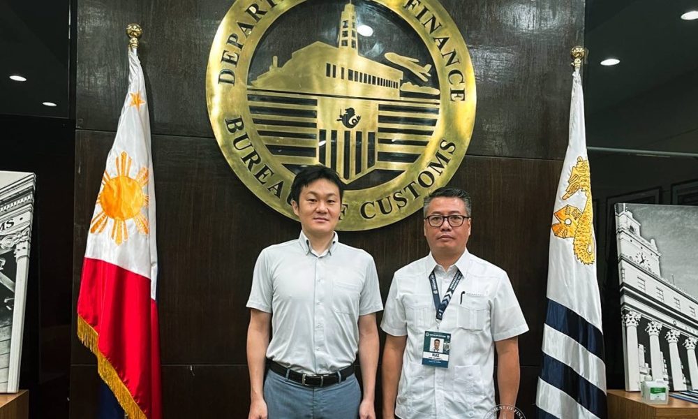 Customs Commissioner Yogi Filemon Ruiz (right) and Japanese Embassy in Manila First Secretary Hiroki Yoshida (left)