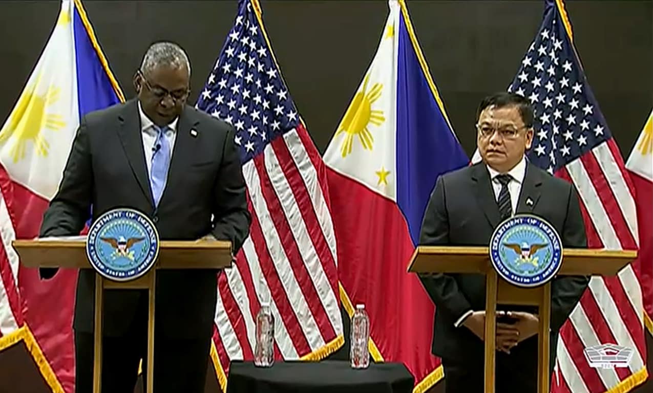 US Defense Secretary Lloyd Austin (left) and Department of National Defense officer-in-charge Undersecretary Jose Faustino Jr.