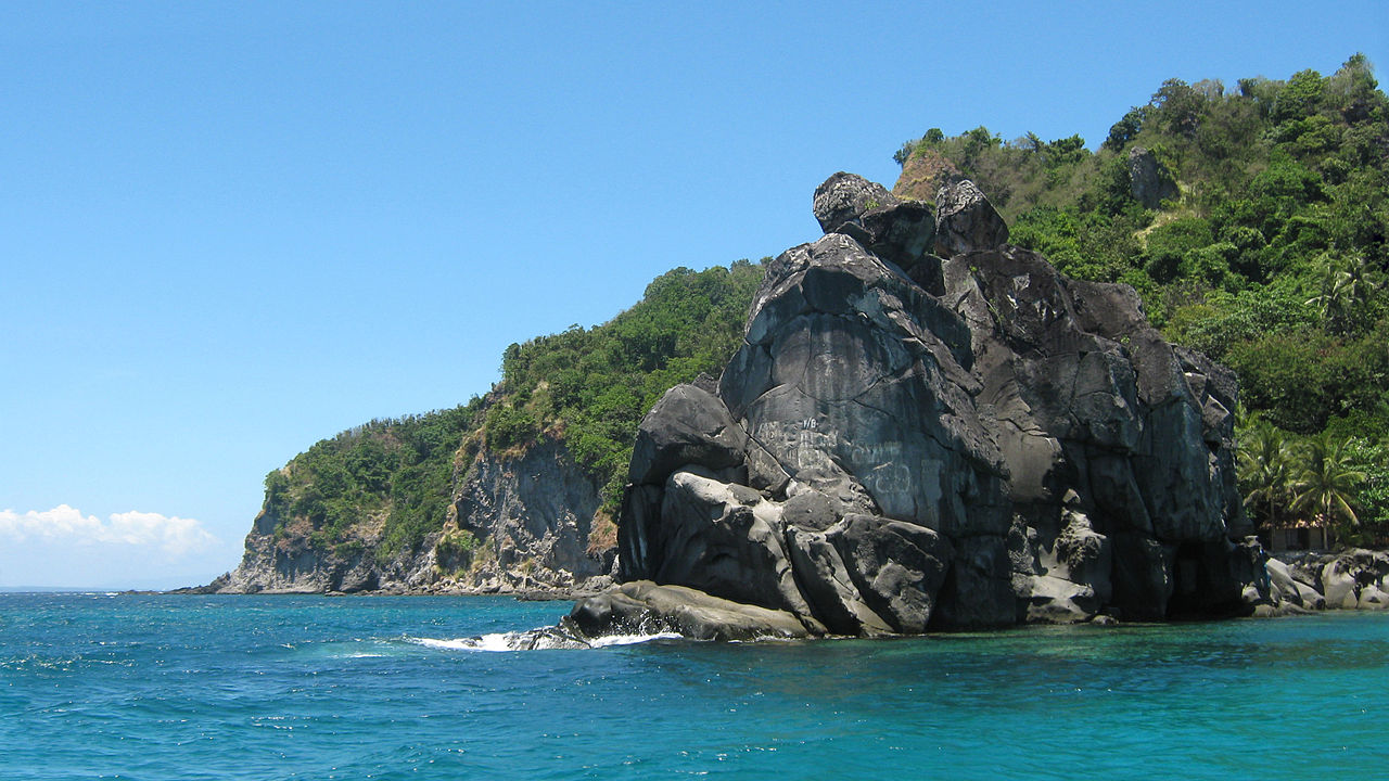Rock formations at Apo Island