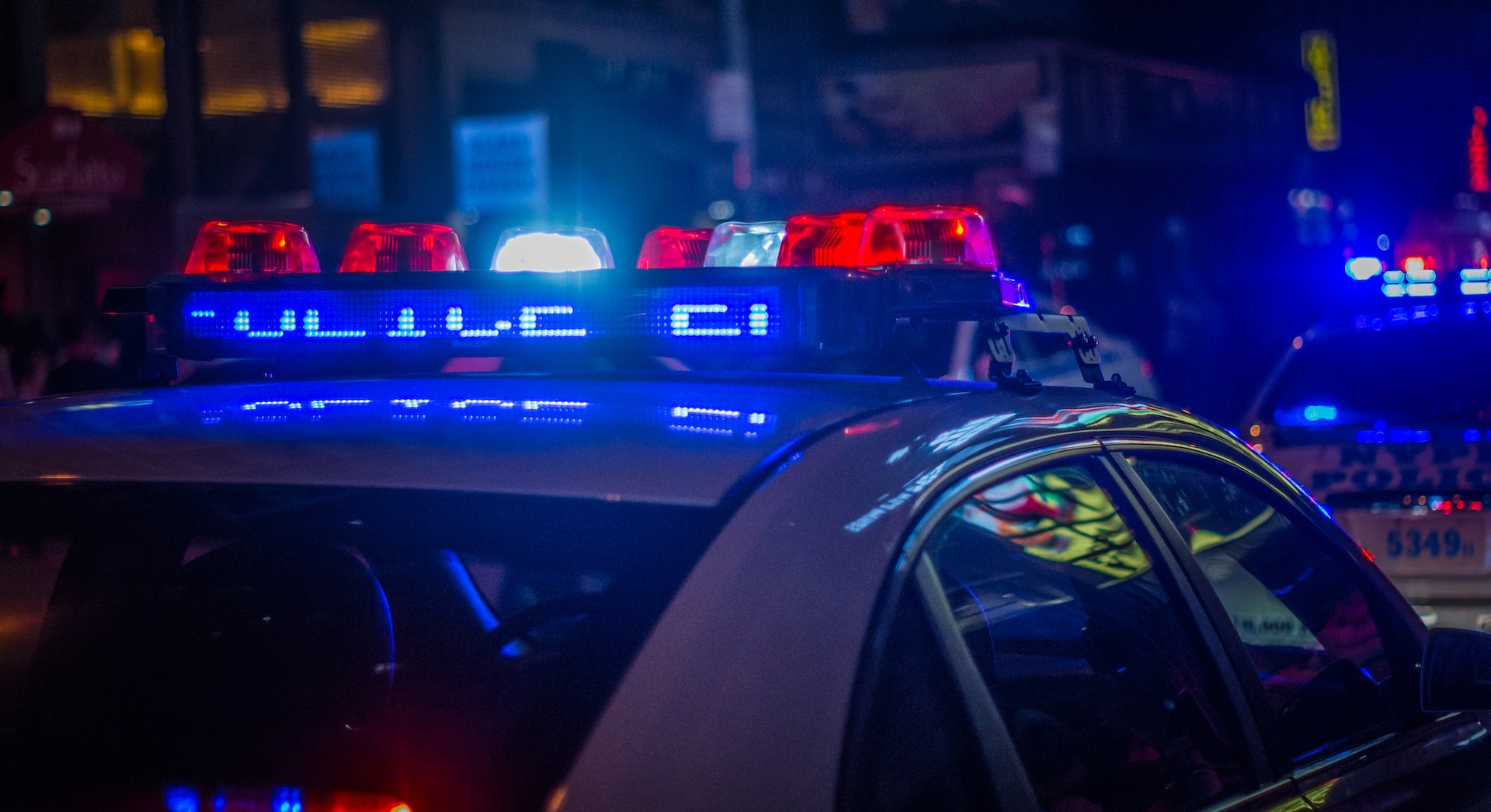 lights on top of police car