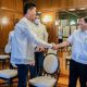 men shaking hands in Malacañang