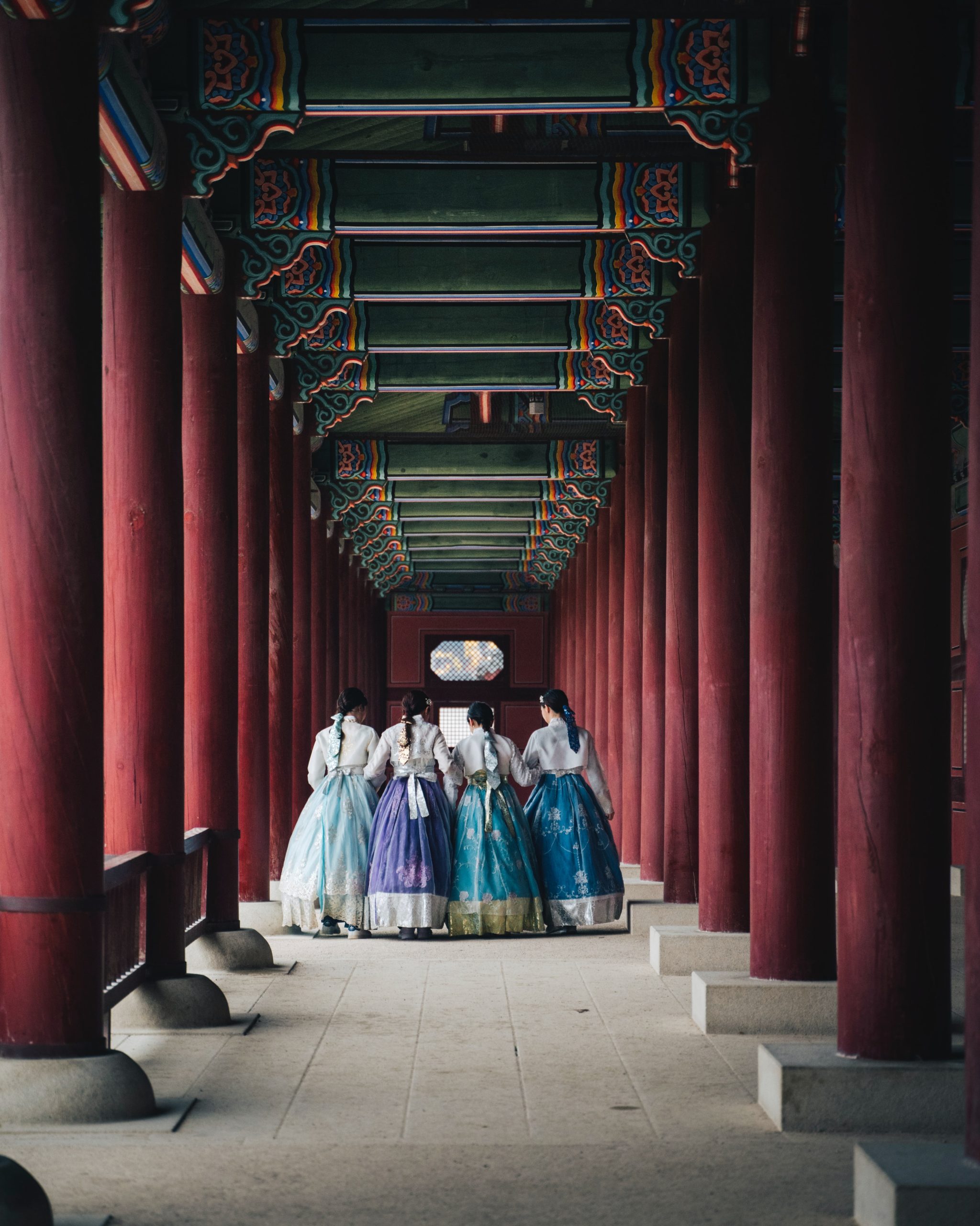 Women in Hanbok