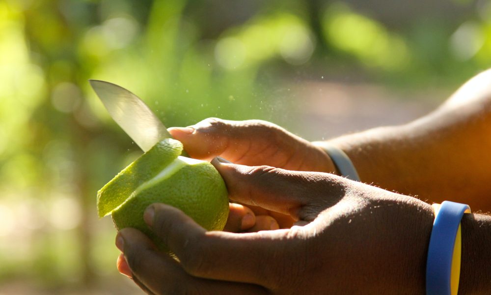 Peeling a fruit