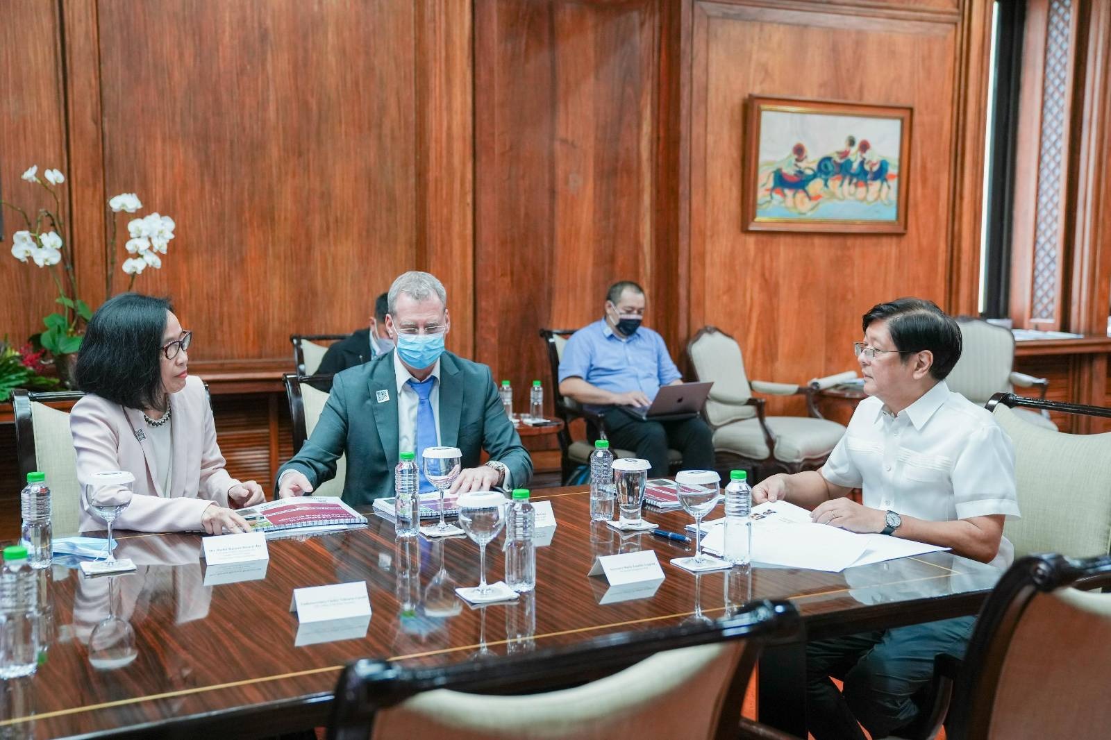 President Ferdinand R. Marcos Jr. meets with officials of Chen Yi Agventures