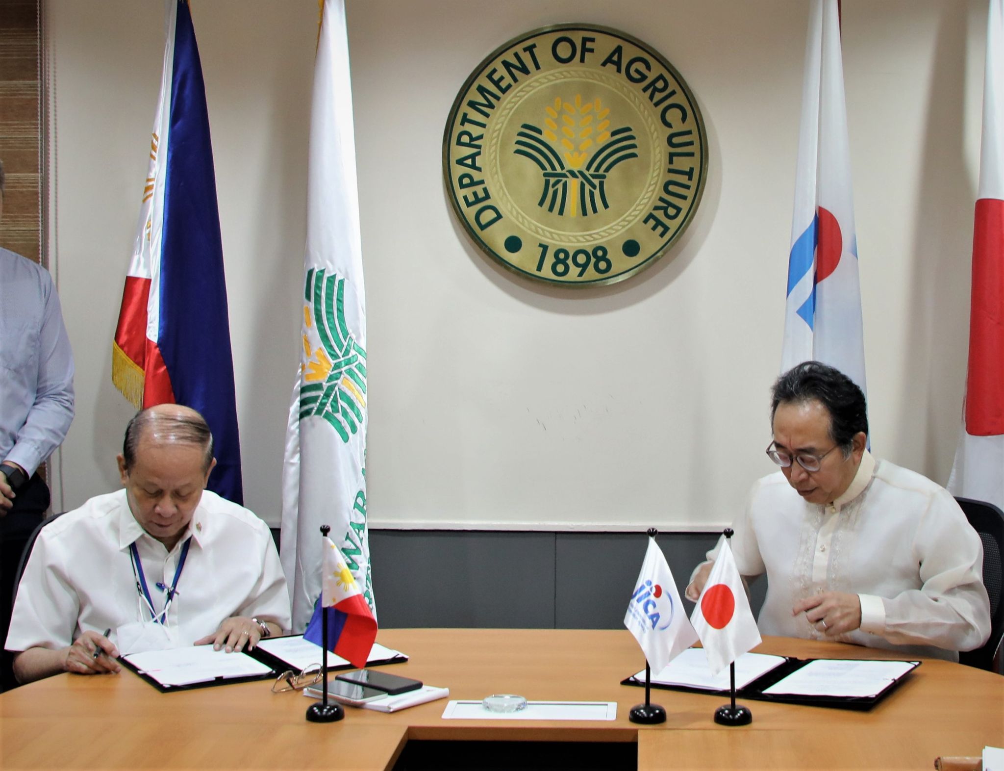 Department of Agriculture Senior Undersecretary Domingo F. Panganiban and Japan International Cooperation Agency Chief Representative to the Philippines Sakamoto Takema