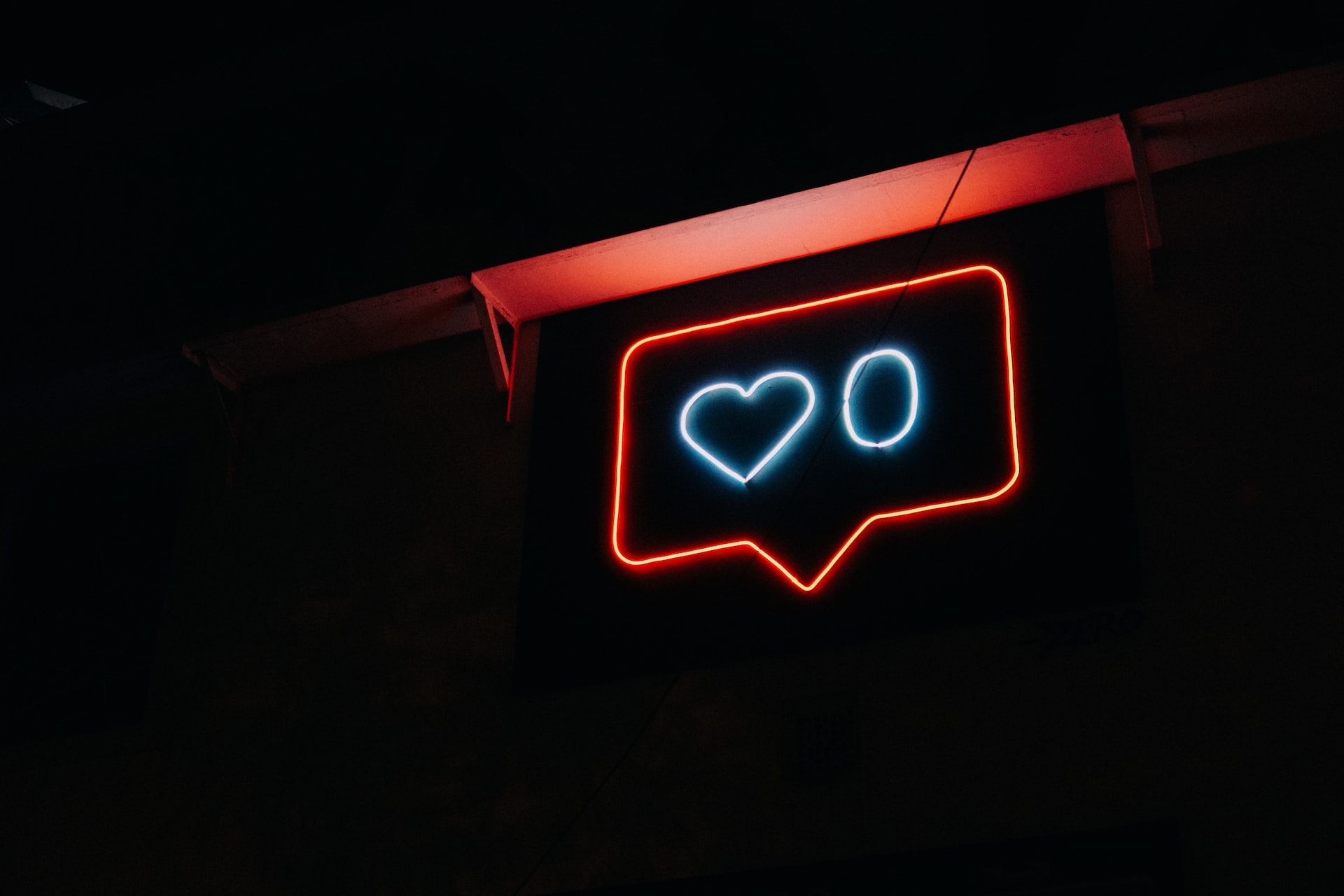 heart 0 neon sign