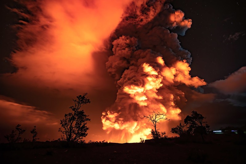 erupting Kīlauea volcano