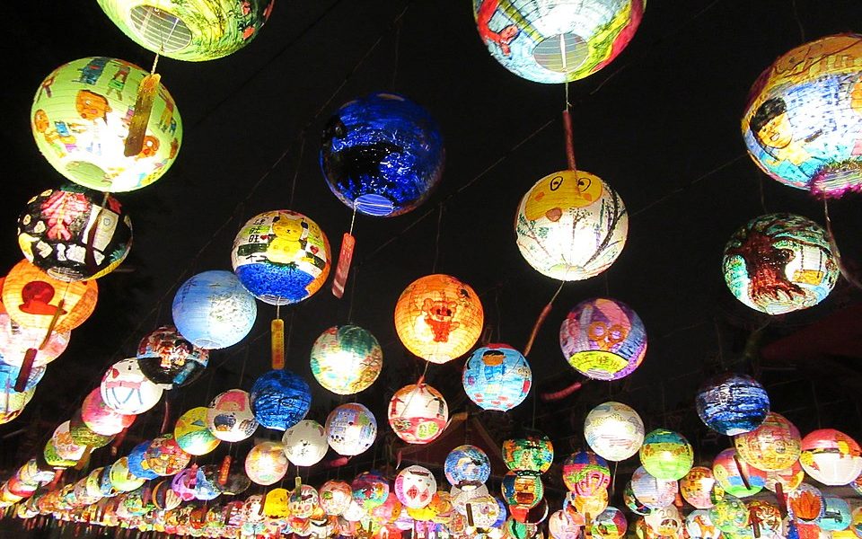 960px-Lantern_Festival_in_Taiwan_at_night_5