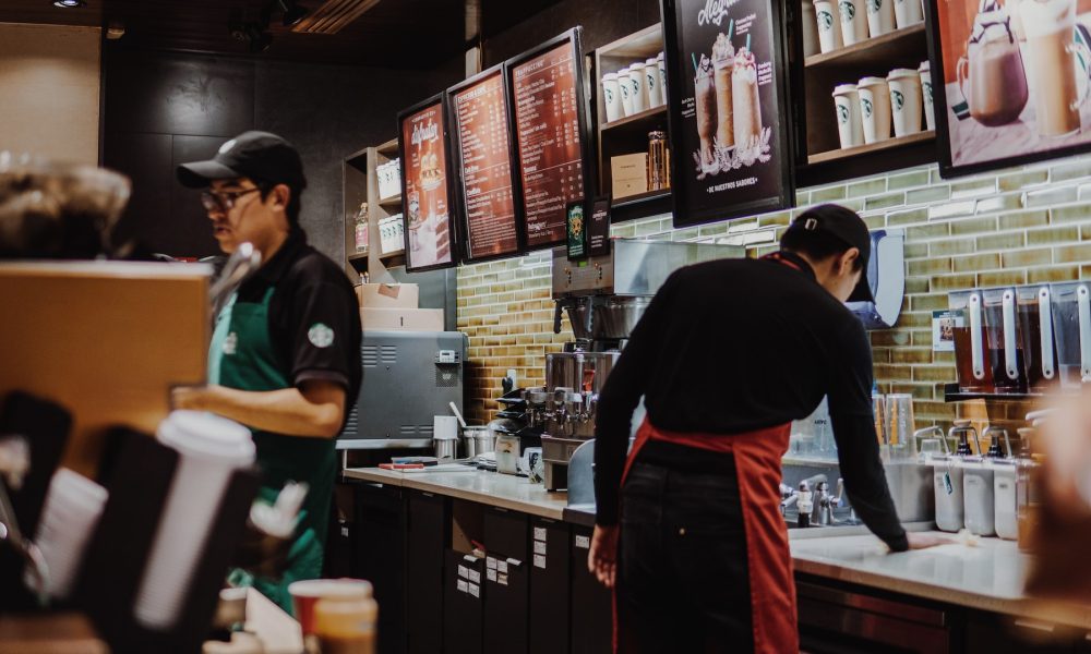 barista in starbucks