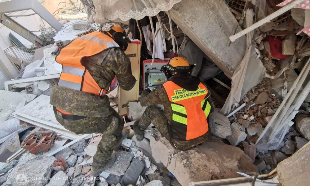 PH rescuers in Syria building