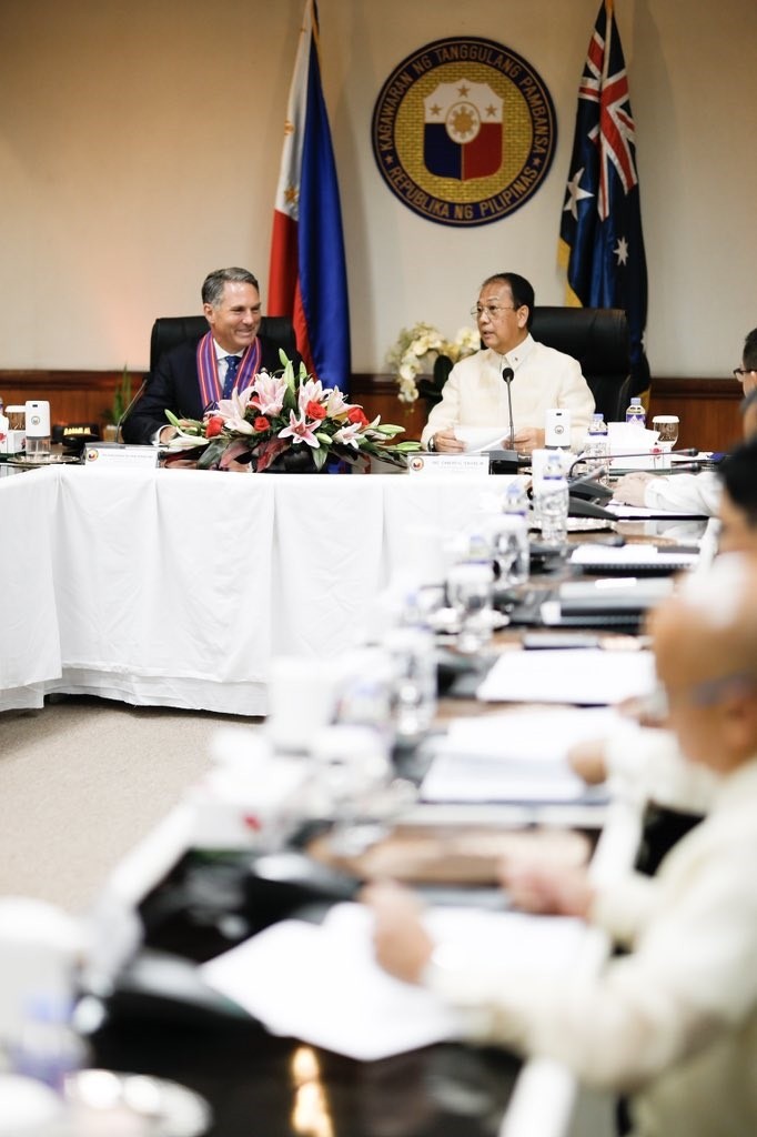 Australian Deputy Prime Minister and Defense Minister Richard Marles and DND officer-in-charge Senior Undersecretary Carlito Galvez Jr.