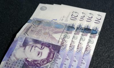 20 pounds bills