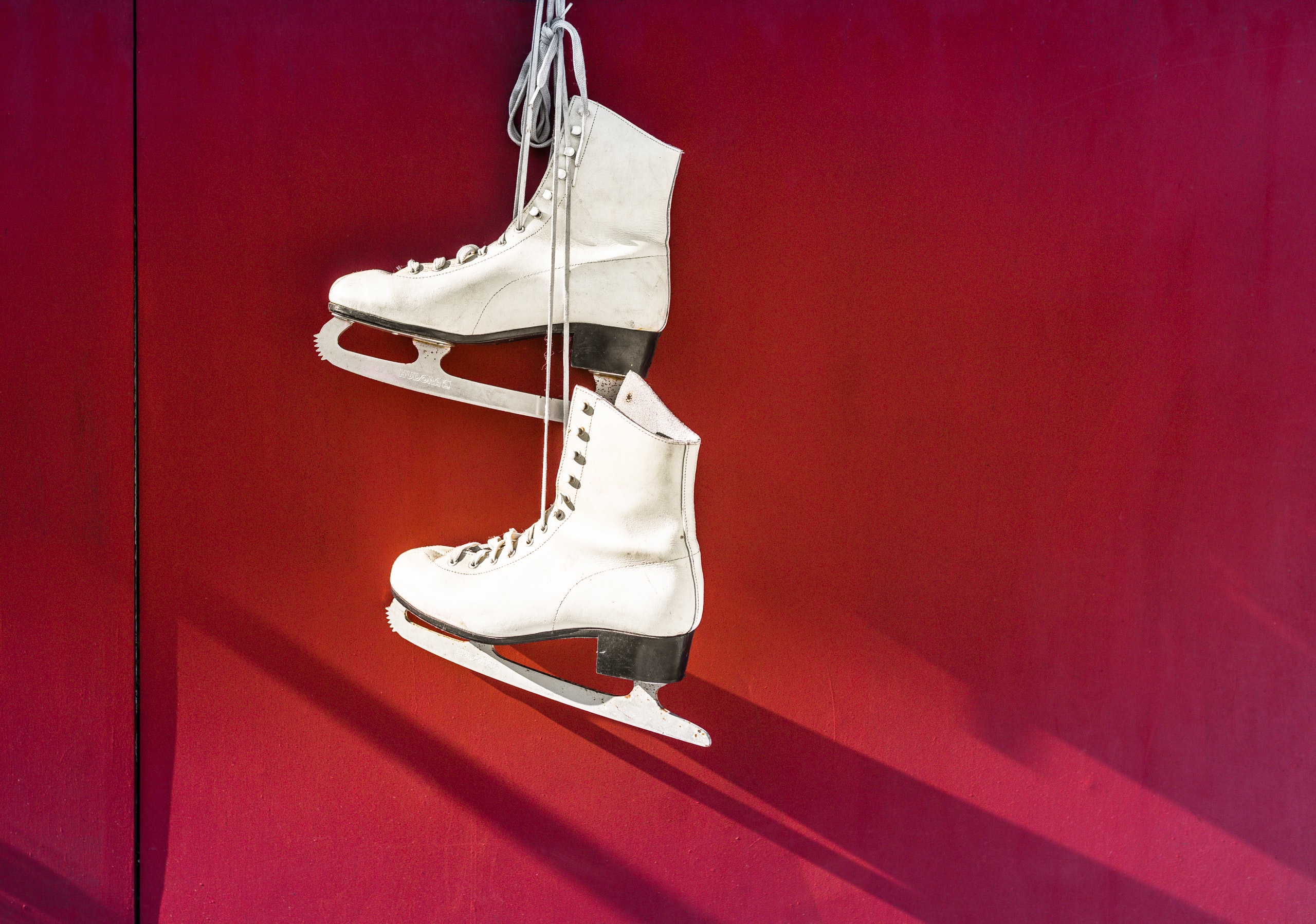 anged Pair of White Leather Figure Skates