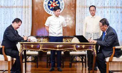 officials signing agreement