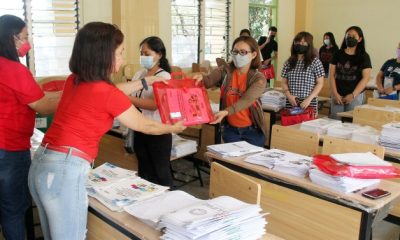 teachers distributing modules