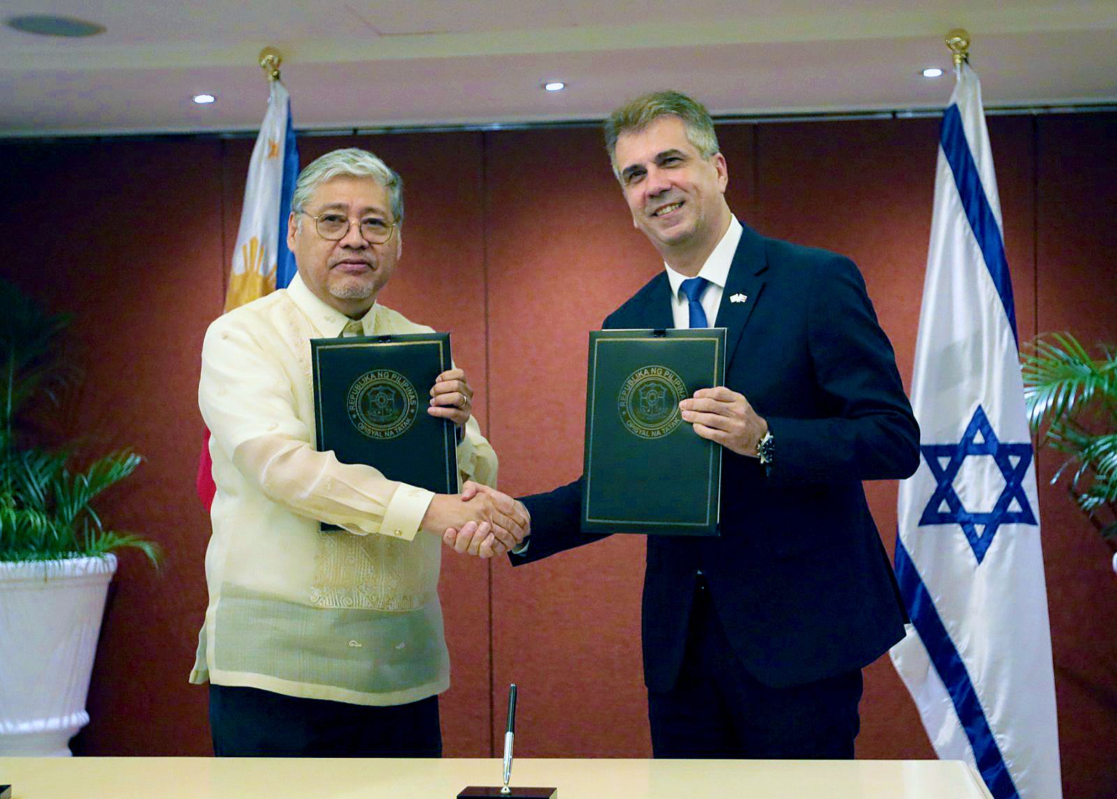 Israeli Foreign Minister Eli Cohen, Foreign Affairs Secretary Enrique Manalo
