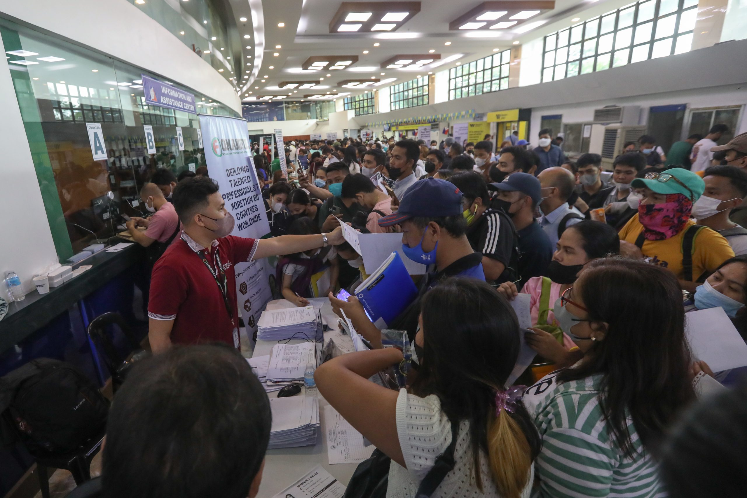 applicants on job fair