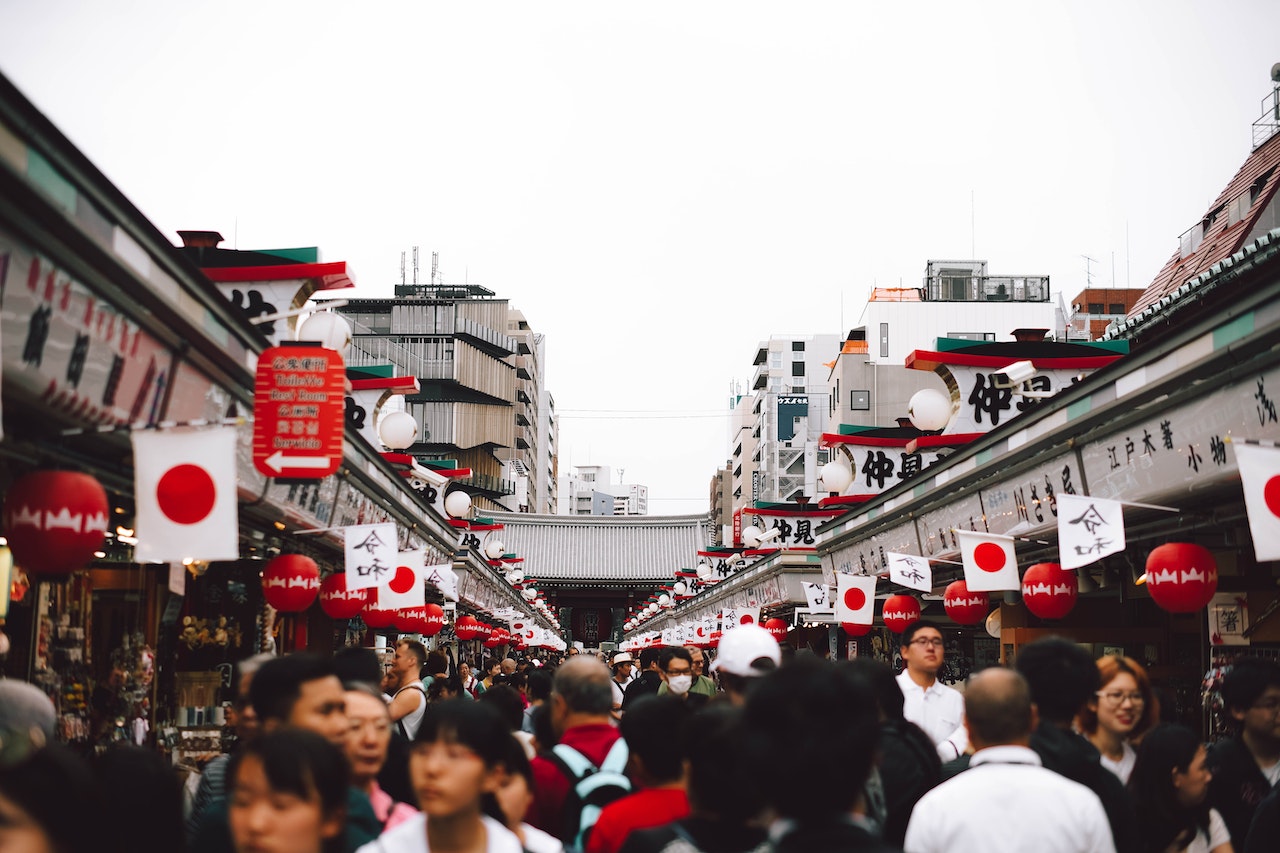 crowded Japan street