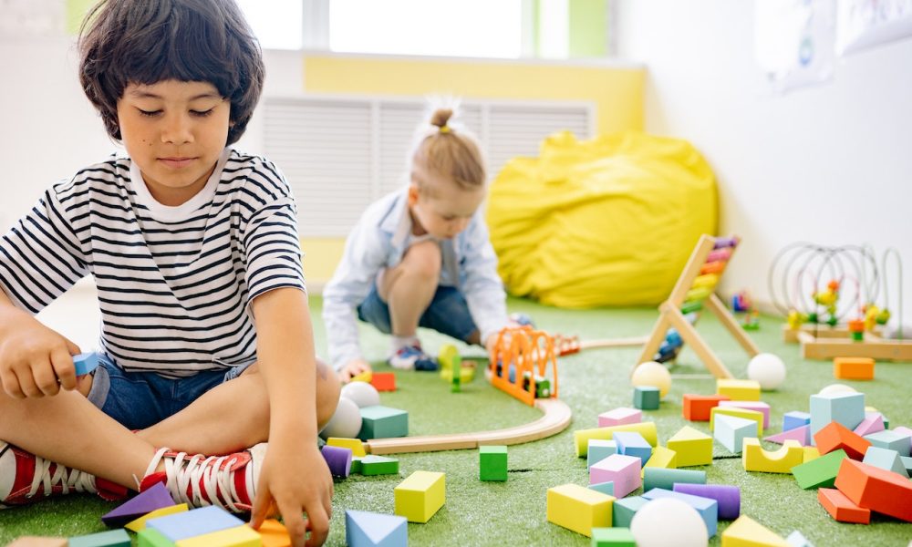 kids playing toys