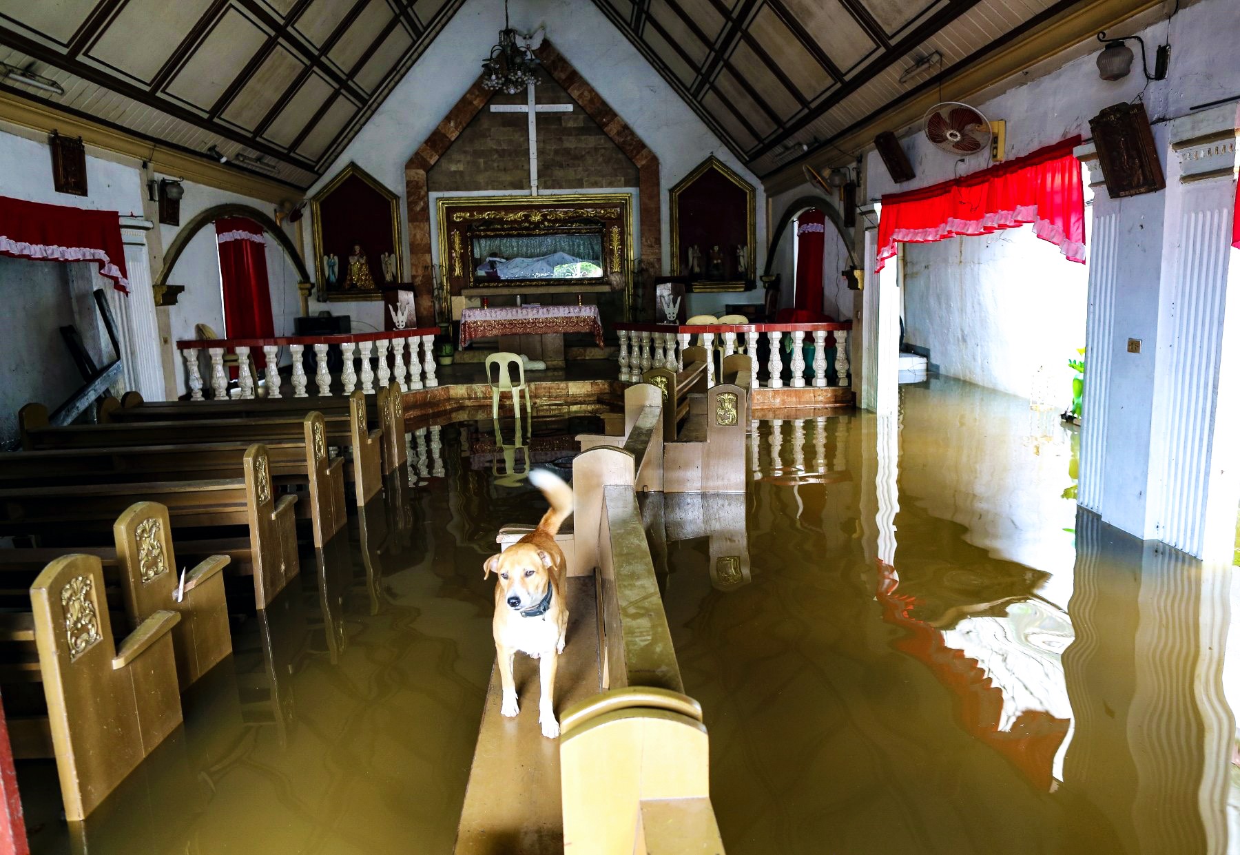 Guagua flooded chapel