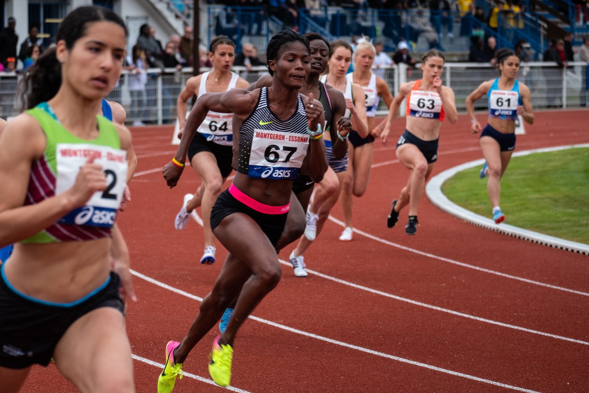 women running