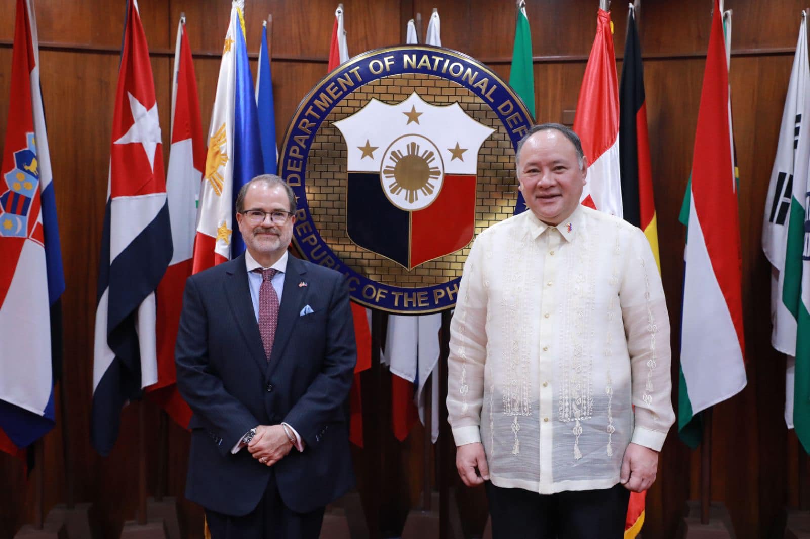 Canada Ambassador to the Philippines David Bruce Hartman (left) and Department of National Defense (DND) Secretary Gilberto Teodoro Jr. (right)