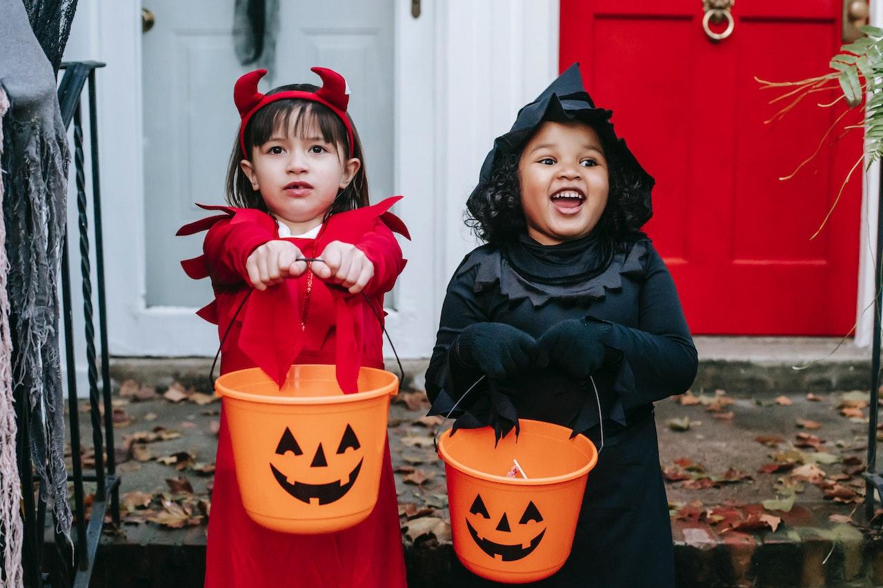 kids in costume