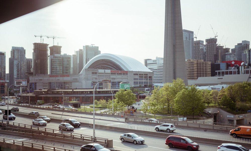 cars on downtown toronto