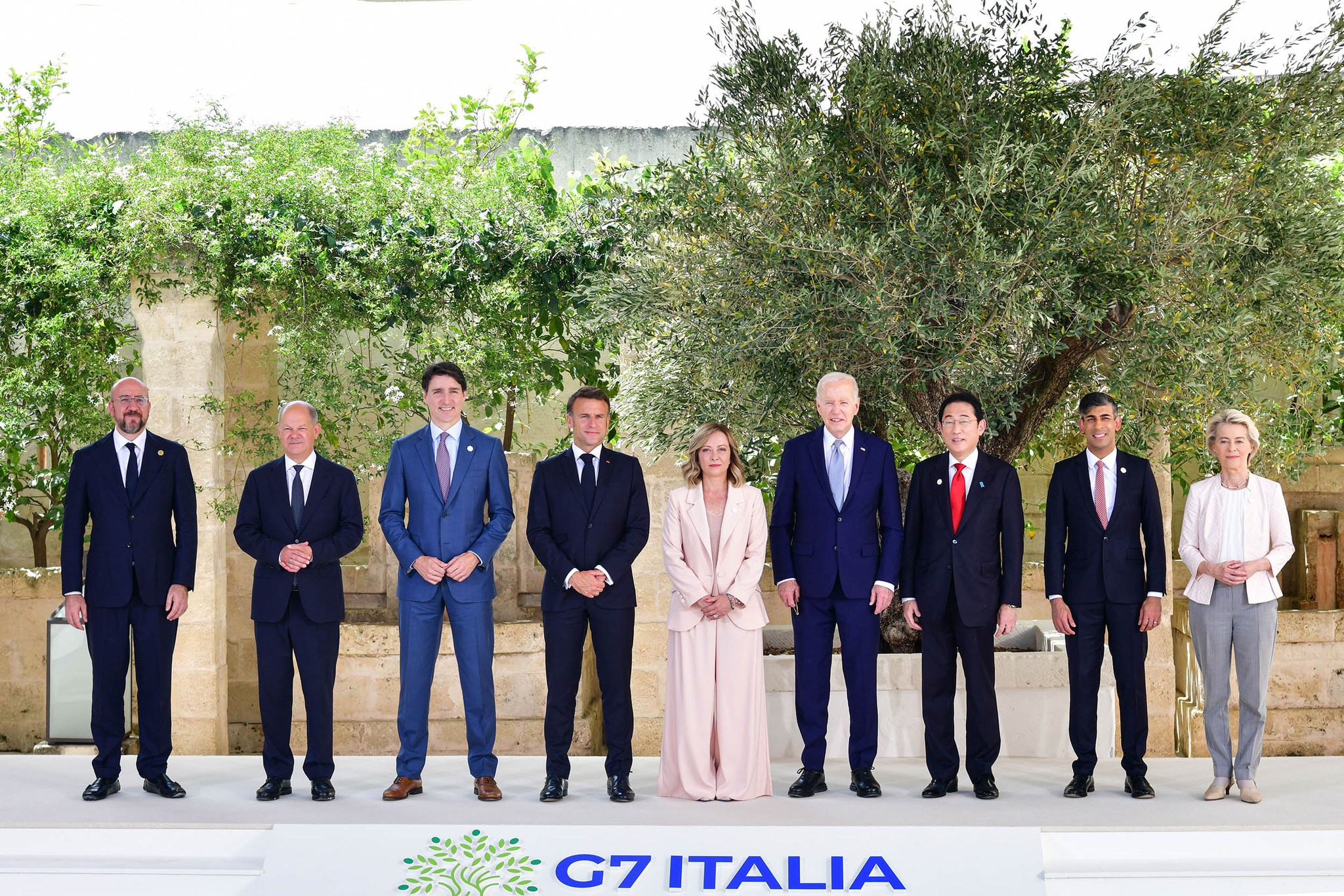 G7