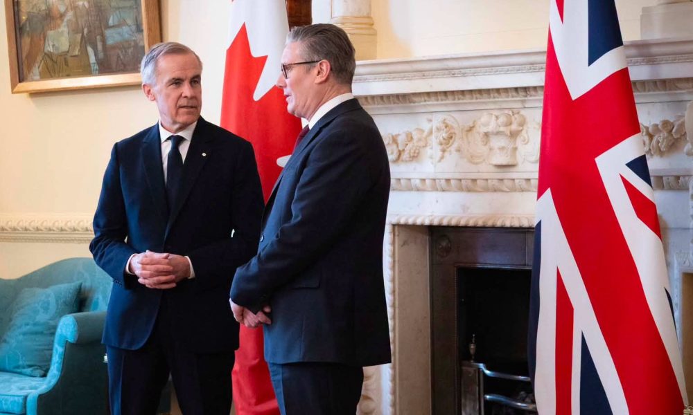 Prime Minister Mark Carney and Prime Minister Keir Starmer make short statements to the media, inside 10 Downing Street, London. 16 March 2026. Photo by Daniel Pereira Office of the Prime Minister of Canada