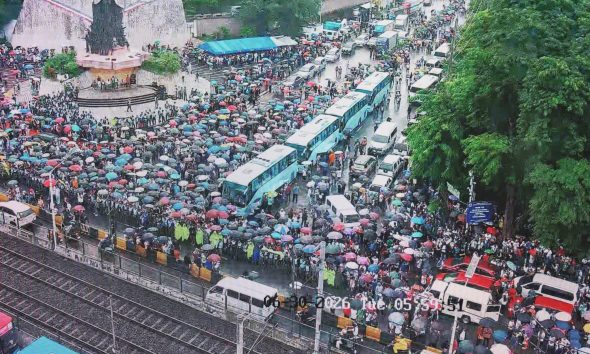 EDSA rally enters second day: crowd could surpass 15,000, NCRPO says